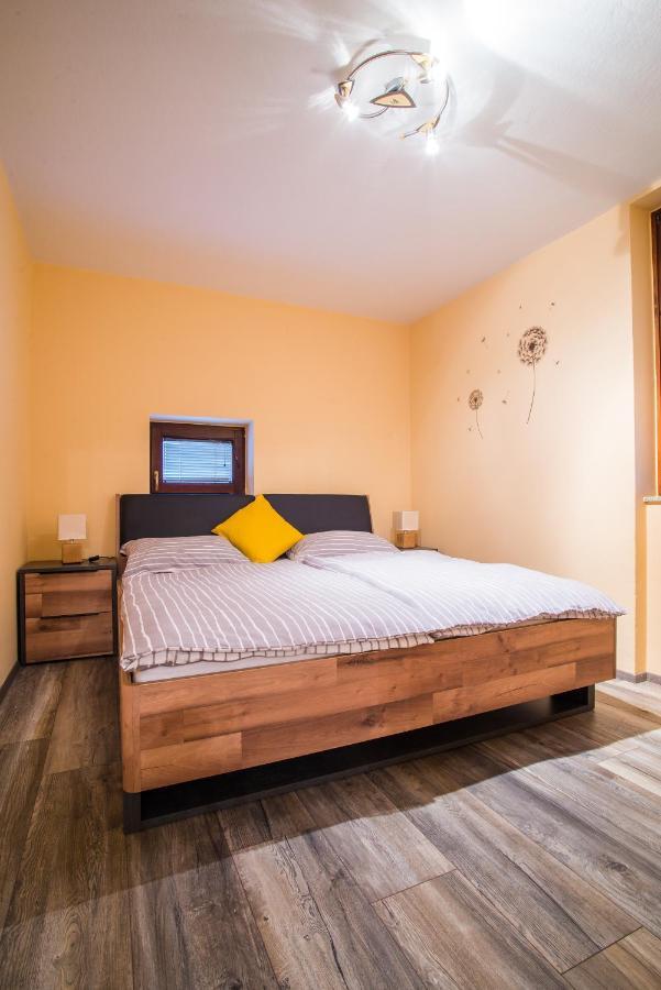 Apartment Veninsek Luče Eksteriør billede